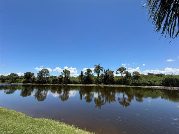 5735 Foxlake Dr #6, North Fort Myers, Florida 33917, image 1