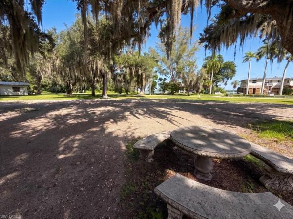Fort Myers Residential, 209 Kingston Dr, Fort Myers, Florida 33905, image 3