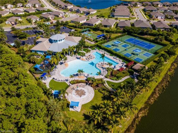 Entrada, 3239 Baravaldo Cir, Cape Coral, Florida 33909, image 3