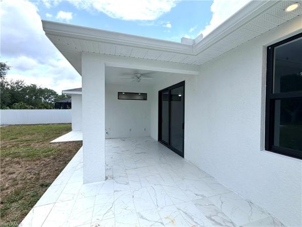 Cape Coral, 363 24th Ct, Cape Coral, Florida 33991, image 2