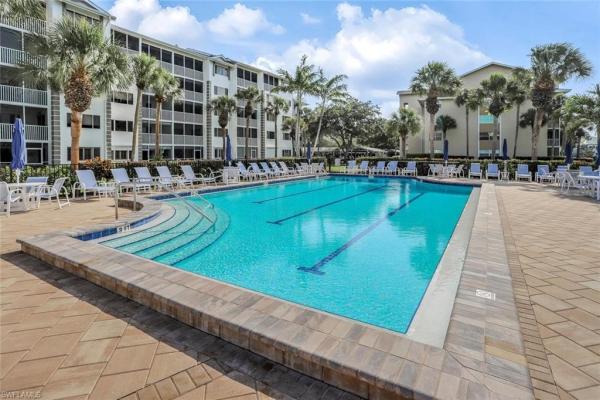 340 Horse Creek Dr #305, Naples, Florida 34110, image 2