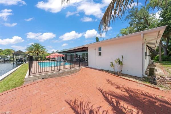 Edgemere Park, 1040 Edgemere Dr, Fort Myers, Florida 33919, image 2