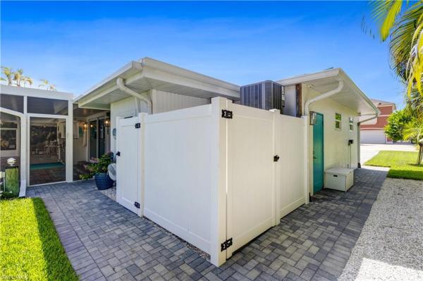 Santini Cross, 131 Egret St, Fort Myers Beach, Florida 33931, image 3