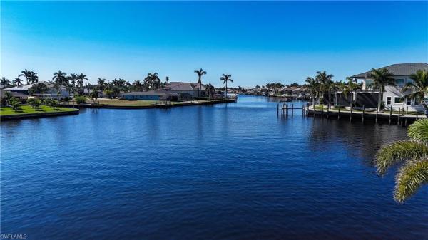 Bimini Place, 304 Tudor Dr #7, Cape Coral, Florida 33904, image 2