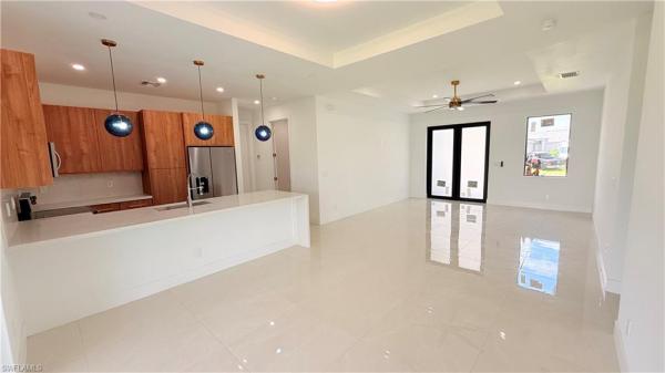 Cape Coral, 2827 2nd Ln, Cape Coral, Florida 33991, image 2
