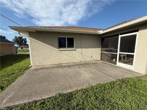 Cape Coral, 827 17th Ter, Cape Coral, Florida 33909, image 2