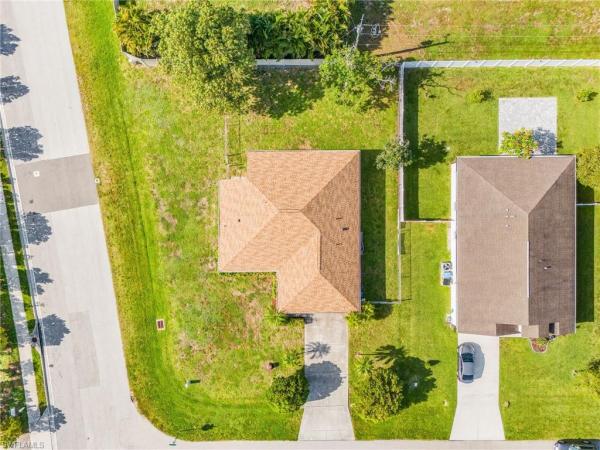 Cape Coral, 820 16th Ter, Cape Coral, Florida 33991, image 2