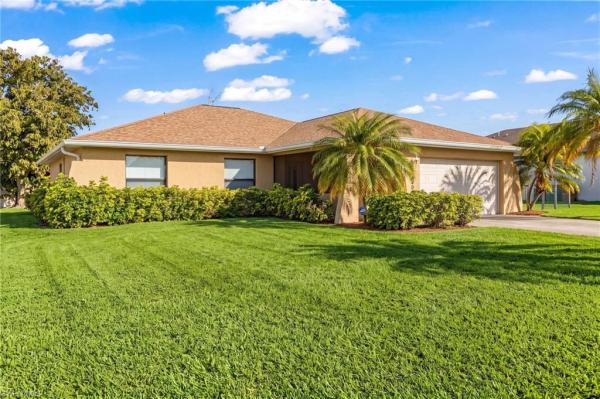 Cape Coral, 820 16th Ter, Cape Coral, Florida 33991, image 1