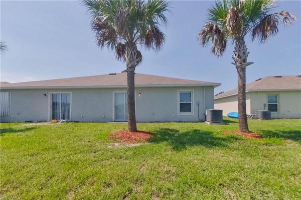 Vistanna Villas, 18310 Gibraltar Ln, Lehigh Acres, Florida 33936, image 1