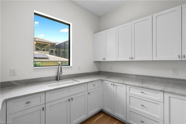 Town & River, 846 Cypress Lake Cir, Fort Myers, Florida 33919, image 1