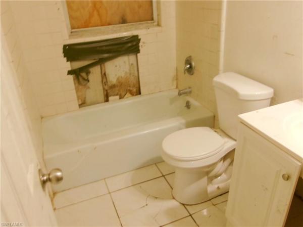 Sabal Palm Gardens, 1775 Markley Ct, Fort Myers, Florida 33916, image 3