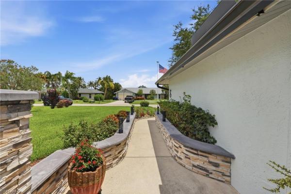 Island Park Woodlands, 6037 Birnam Wood Ln, Fort Myers, Florida 33908, image 2
