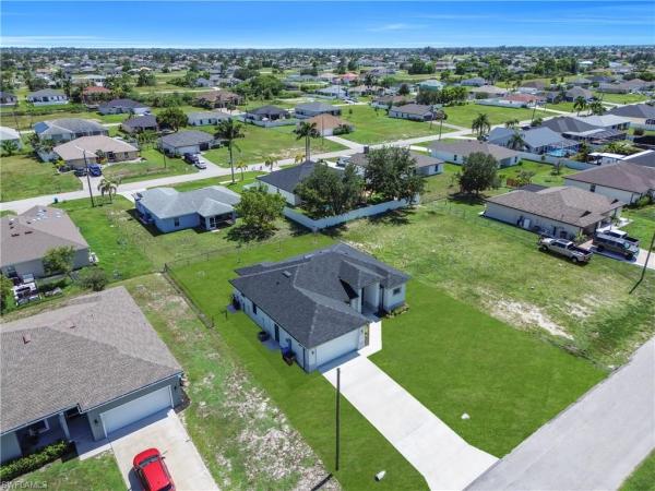 Cape Coral, 1622 18th Ter, Cape Coral, Florida 33993, image 2