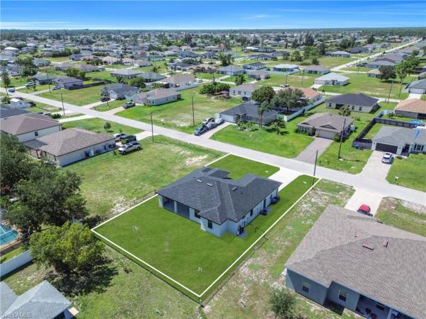 Cape Coral, 1622 18th Ter, Cape Coral, Florida 33993, image 1