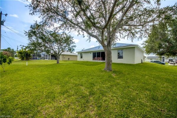 Cape Coral, 625 11th Ter, Cape Coral, Florida 33991, image 2