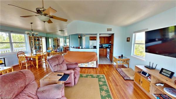 Kreamers, 8161 Moyer Ln, Bokeelia, Florida 33922, image 1