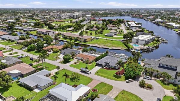 Cape Coral, 4933 W Triton Ct, Cape Coral, Florida 33904, image 1