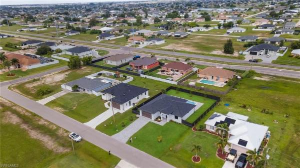 Cape Coral Residential, 1302 Juanita Pl, Cape Coral, Florida 33909, image 3