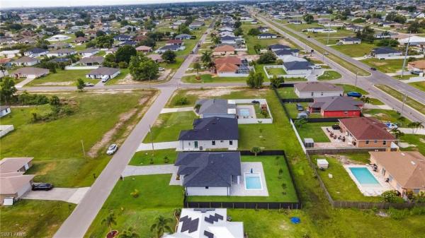 Cape Coral Residential, 1302 Juanita Pl, Cape Coral, Florida 33909, image 2
