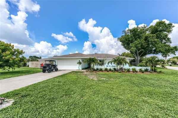 Whiskey Creek Club Estates, 5302 E Shalley Cir, Fort Myers, Florida 33919, image 2