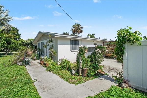 North Fort Myers, 1564 Ixora Dr, North Fort Myers, Florida 33917, image 2