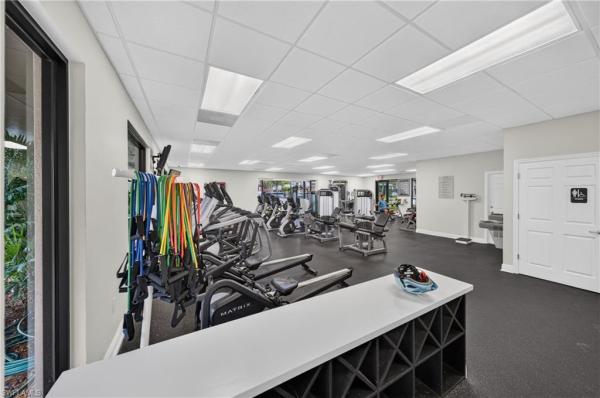 4570 Trawler Ct #102, Fort Myers, Florida 33919, image 3