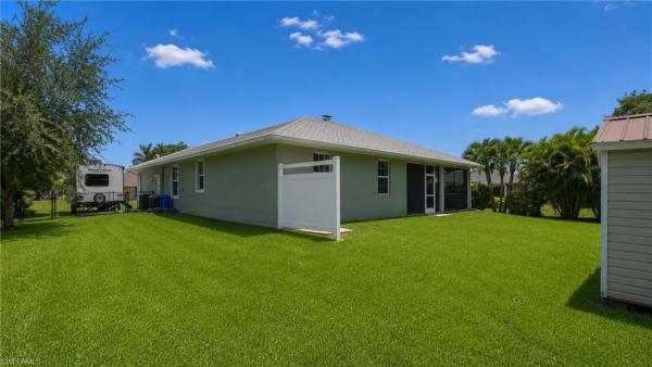 Florimond Manor, 6681 Garland St, Fort Myers, Florida 33966, image 2