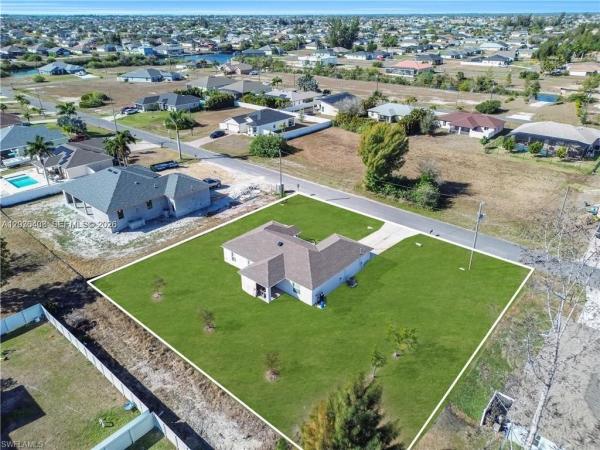 Cape Coral Residential, 1105 24th Pl, Cape Coral, Florida 33993, image 2