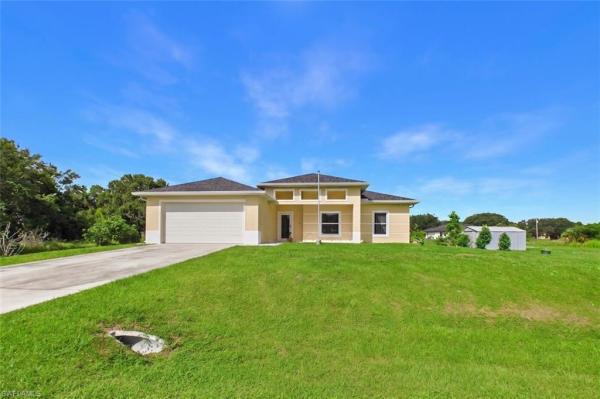 621 Tomasello Dr, Lehigh Acres, Florida 33974, image 3