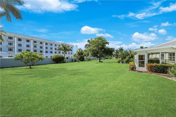 Myerlee Esquire Courts, 7079 Cedarhurst Dr, Fort Myers, Florida 33919, image 2