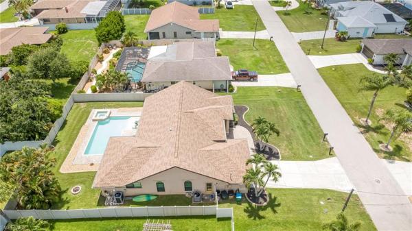 Cape Coral, 1722 2nd St, Cape Coral, Florida 33990, image 2