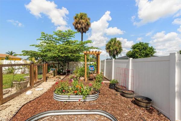 Cape Coral, 4008 22nd Pl, Cape Coral, Florida 33909, image 2