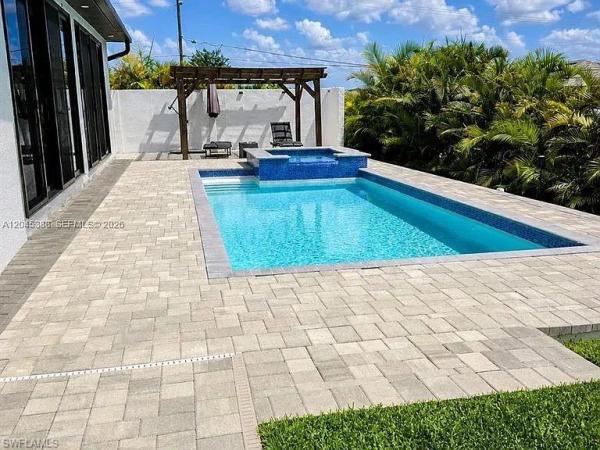 Cape Coral, 1600 1st St, Cape Coral, Florida 33991, image 2