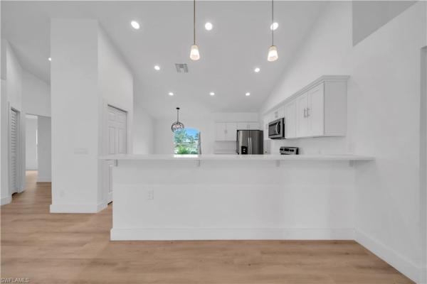 Cape Coral Residential, 2007 21st St, Cape Coral, Florida 33993, image 2