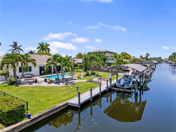 Town & River, 1029 Wittman Dr, Fort Myers, Florida 33919, image 3
