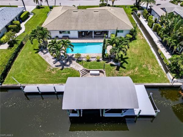 Town & River, 1029 Wittman Dr, Fort Myers, Florida 33919, image 2