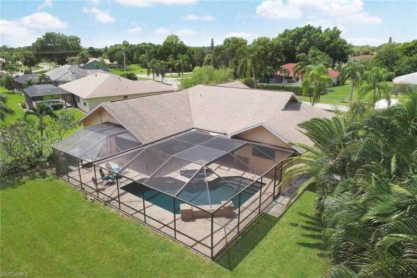  Lochmoor, 4220 Glasgow Ct, North Fort Myers, Florida 33903, image 2