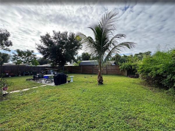 Palmona Park, 559 San Bernardino St, North Fort Myers, Florida 33903, image 2