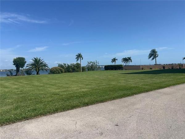 River Towers, 4260 20th Pl #205, Cape Coral, Florida 33904, image 2