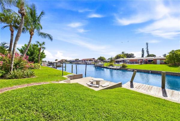 Heatherton Manor, 4711 5th Ave #7, Cape Coral, Florida 33904, image 1