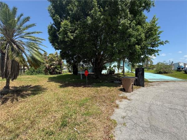 Lakewood Terrace, 2401 Fisher Ct, Lehigh Acres, Florida 33936, image 3