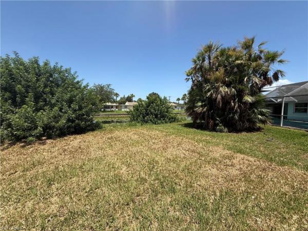 Lakewood Terrace, 2401 Fisher Ct, Lehigh Acres, Florida 33936, image 2