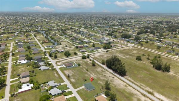 Cape Coral, 1240 22nd Pl, Cape Coral, Florida 33993, image 2