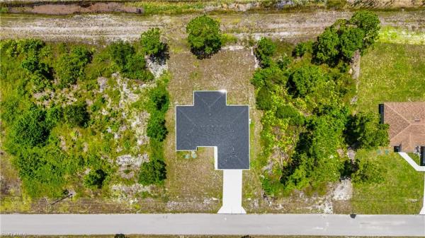 Lehigh Acres, 1142 E Dutchess St, Lehigh Acres, Florida 33974, image 2