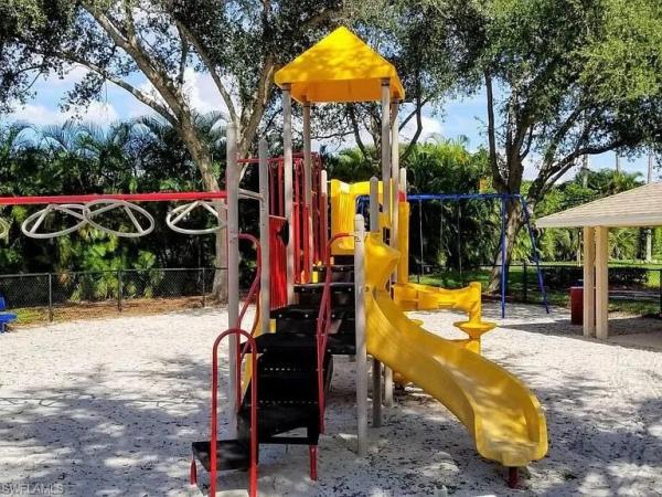 Briarwood, 833 Mount Hood Ct, Naples, Florida 34104, image 2
