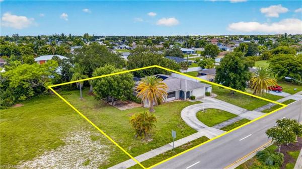 Cape Coral, 1634 Country Club Blvd, Cape Coral, Florida 33990, image 1