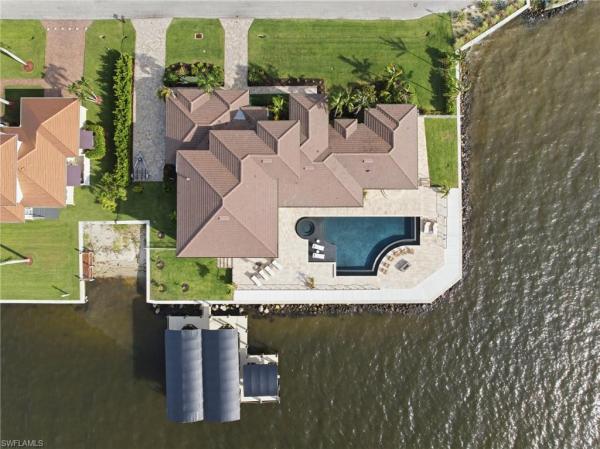 12798 Dennis Dr, Fort Myers, Florida 33908, image 2