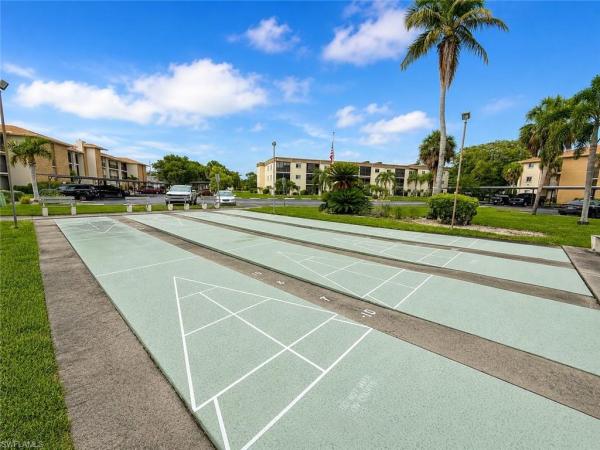 2079 Barkeley Ln #13, Fort Myers, Florida 33907, image 2