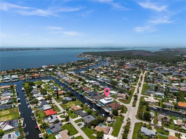 Cape Coral, 5305 Bayshore Ave, Cape Coral, Florida 33904, image 2