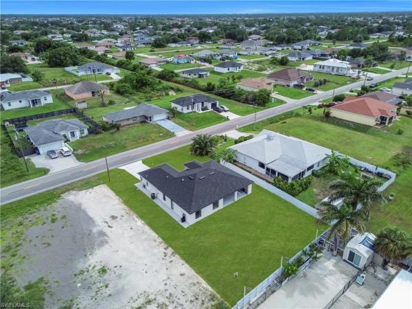 3916 SW 8th St, Lehigh Acres, Florida 33976, image 1
